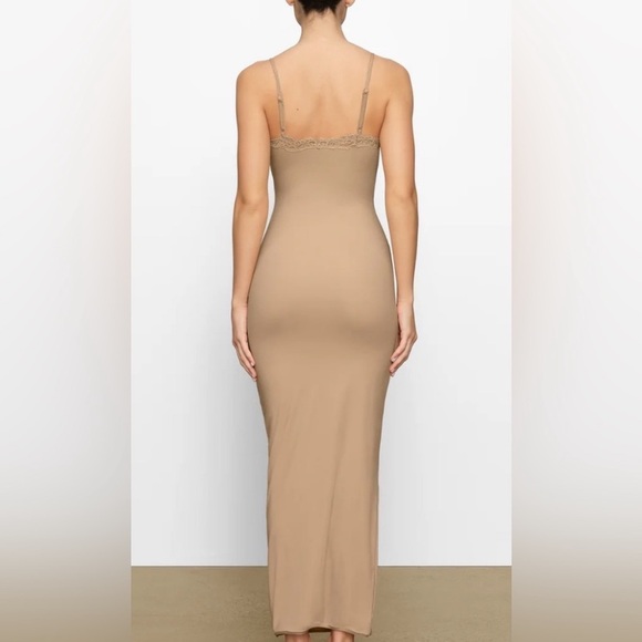 Skims Fits Everybody Lace Maxi Long Slip Dress Size Small Tan Cream - Picture 3 of 11